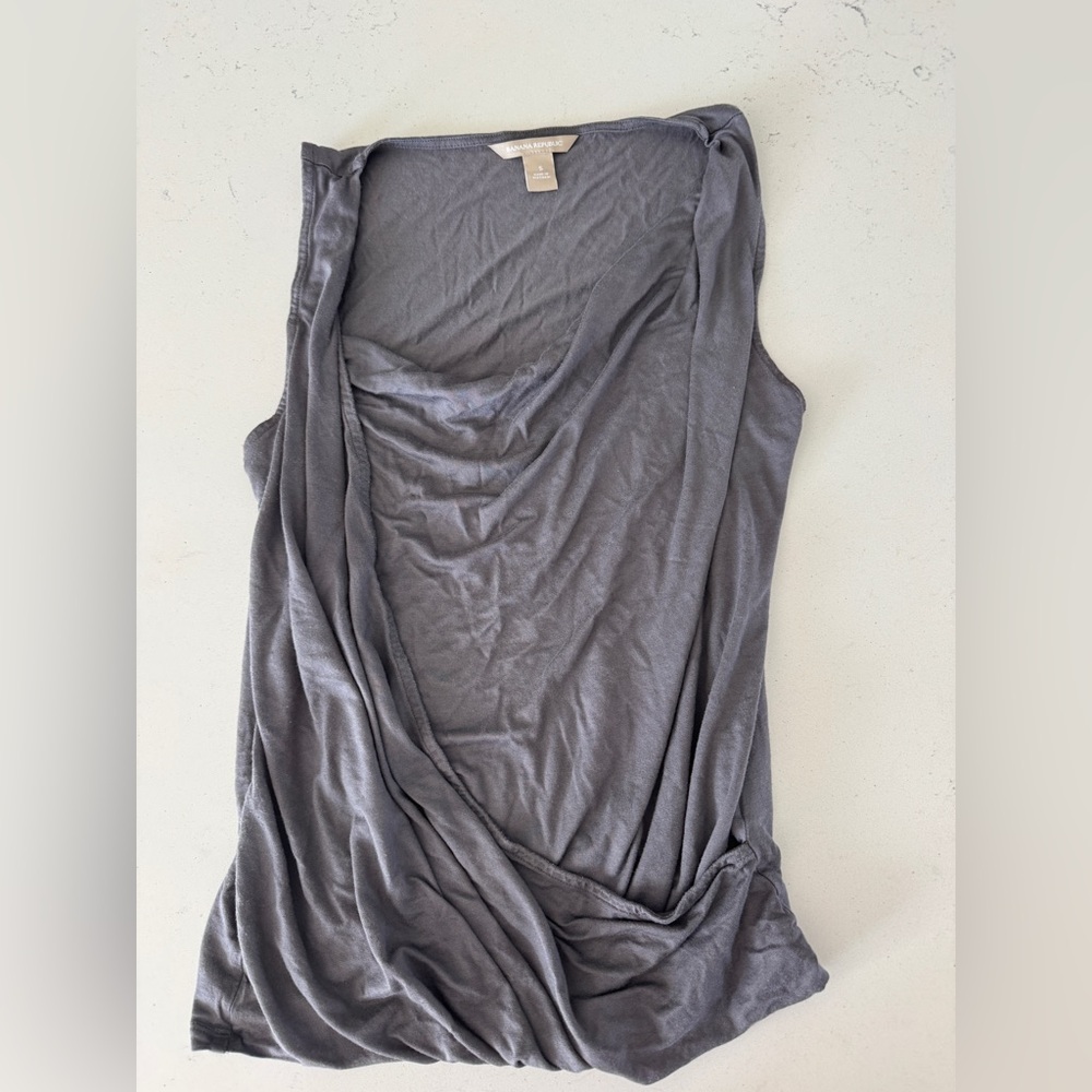 Banana Republic Sleeveless Top — Charcoal Gray